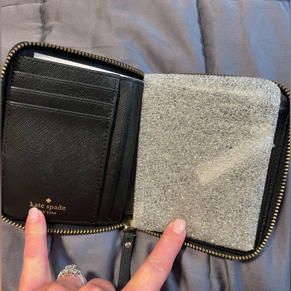 Black Kate Spade Wallet NWT - Picture 5 of 6